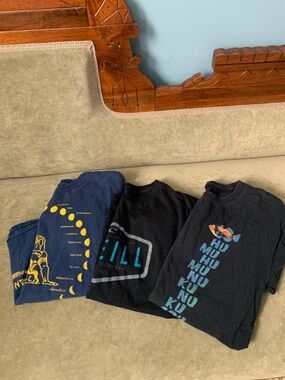 Three kids Graphic Tee Bundle 🌙🌊